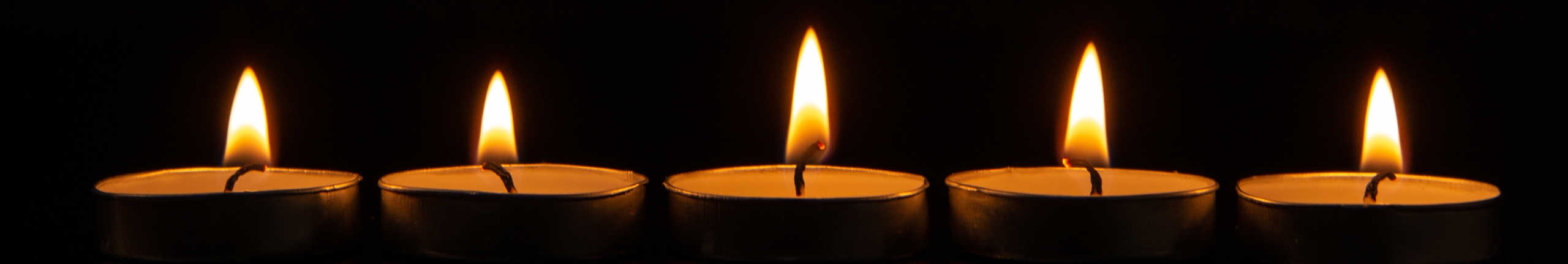 Tło zapalone świece